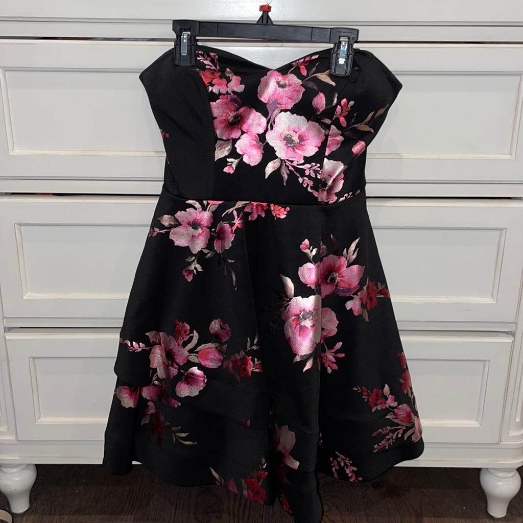 Brand B Darlin Size 1112